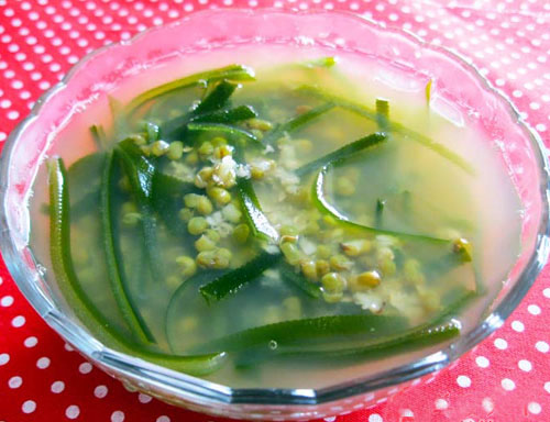 soup of mung bean and kelp for hypertension (image)