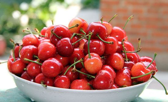 cherry can help arthritis by improving circulation