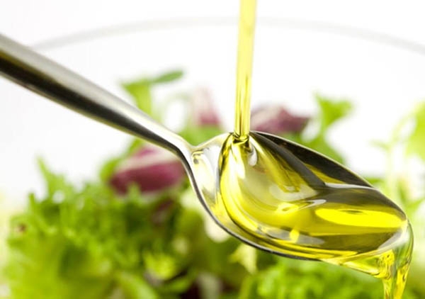 a teaspoon of castor oil everyday helps cure nasal polyps